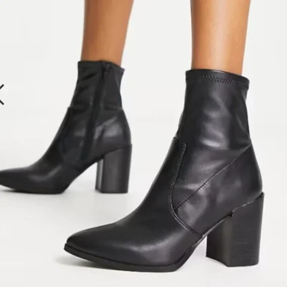 Steve Madden - Carla Black Leather Ankle Boot with Chunky Block Heel - Picture 1 of 6